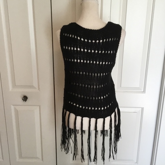 Bongo Knit Fringe Vest - Picture 4 of 8